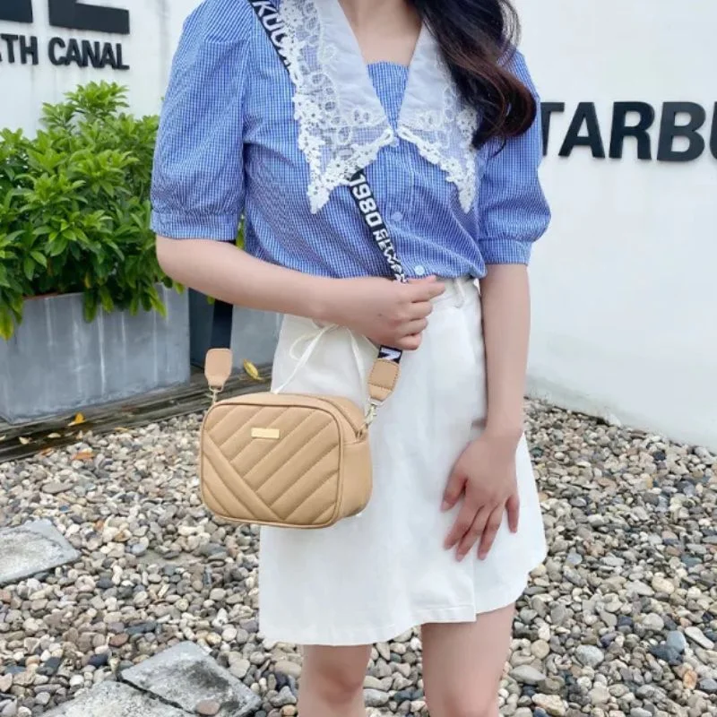 Aura Cream Leather Handbag for Girls & Women | Stylish Shoulder & Crossbody Bag | Daily Use & Gift - Image 3